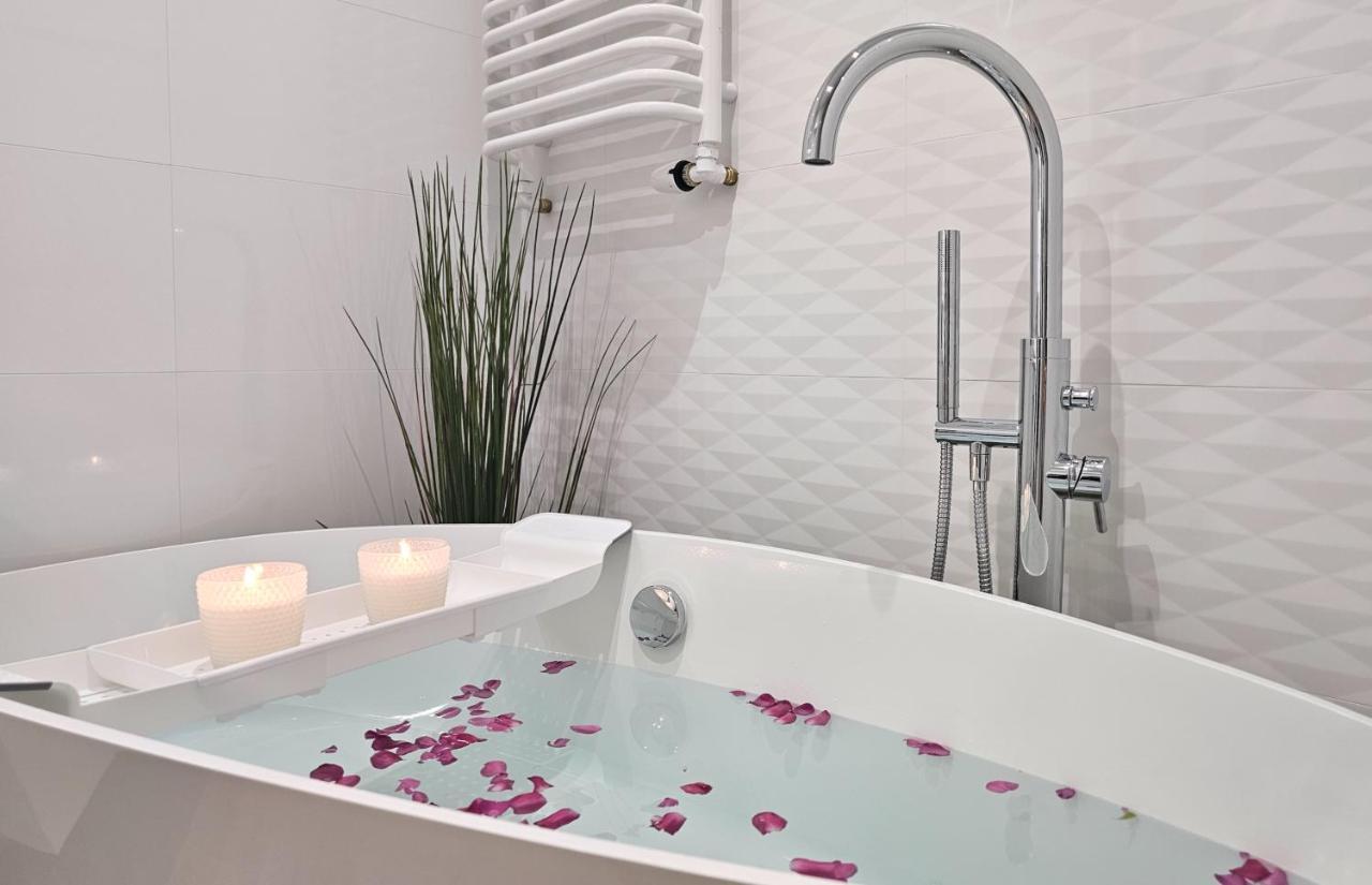 Urban Apartments Luxury Skyline Sokolska Towers 30A, 2 Free Garages, Gym & Sauna, Self Check-In Katowice Luaran gambar
